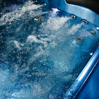 Εξωτερικό λευκό μασάζ spa ζεστό μπάνιο 124Pcs συνολικά τζετ 1 ξαπλώστρα